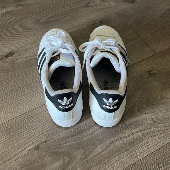 Adidas Super star shoes - Picture 3 of 6